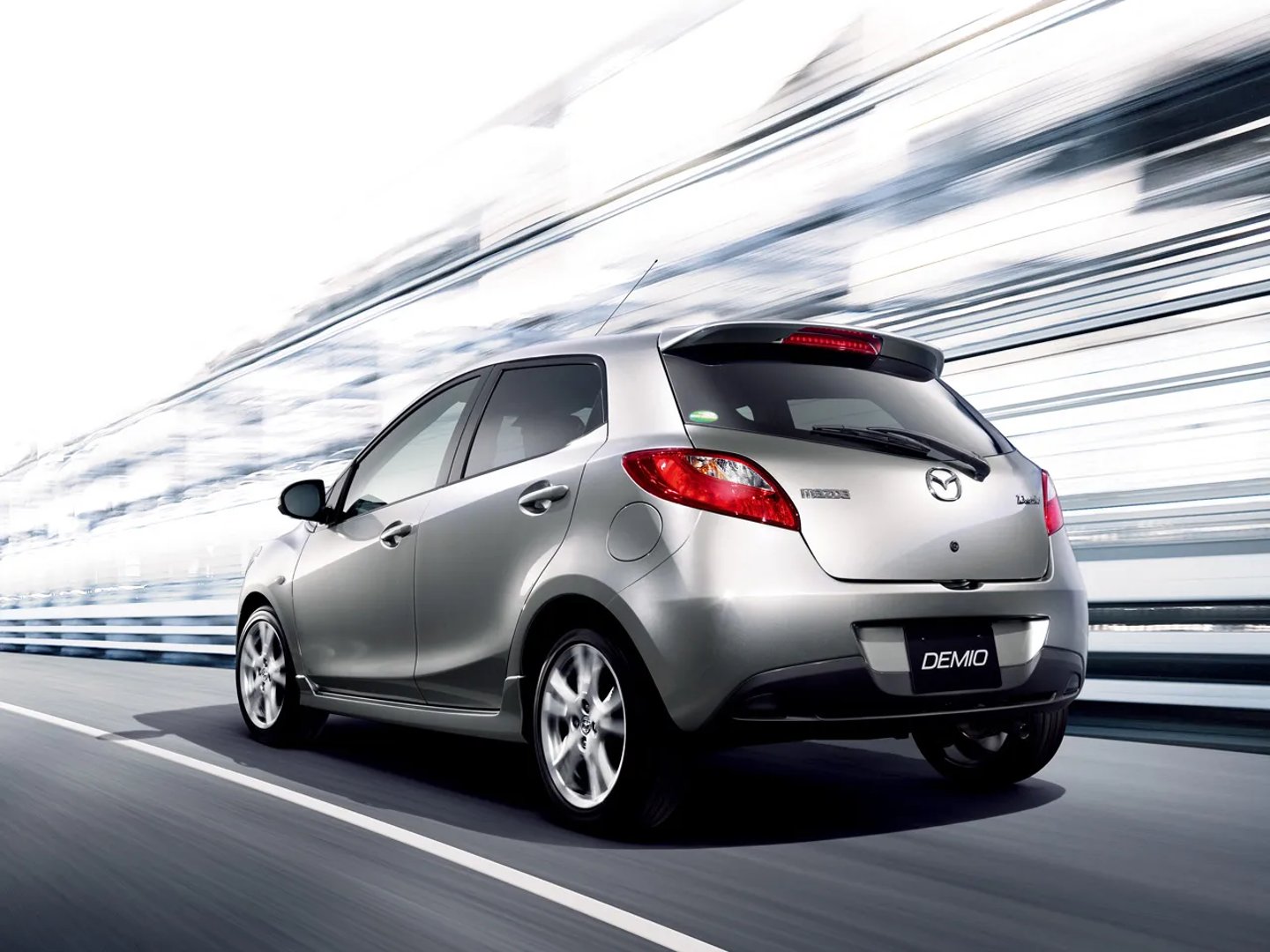 Mazda_Demio_3_generation__Mini_5-doors__6.jpg