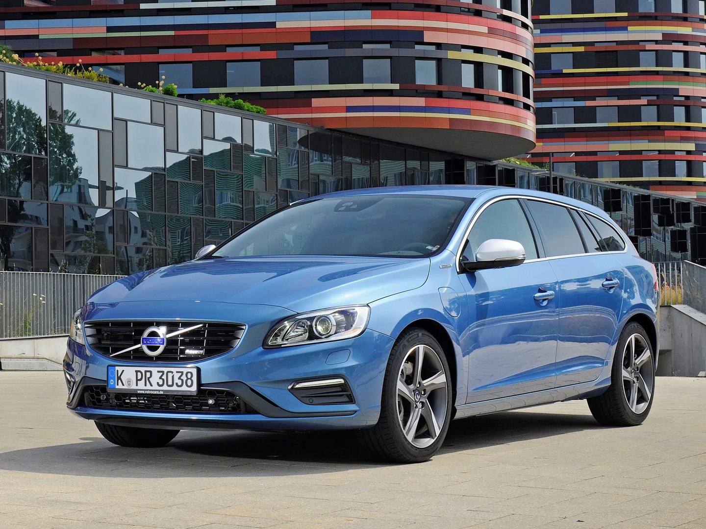 1 generation, restyling 