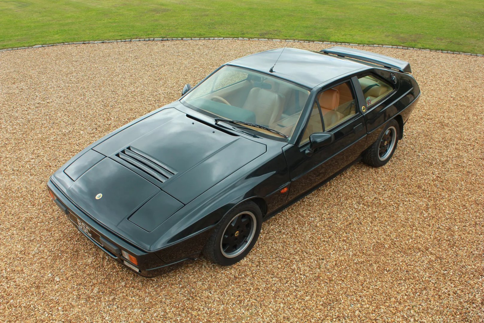 Lotus_Excel_1_generation__Coupe__5.jpg