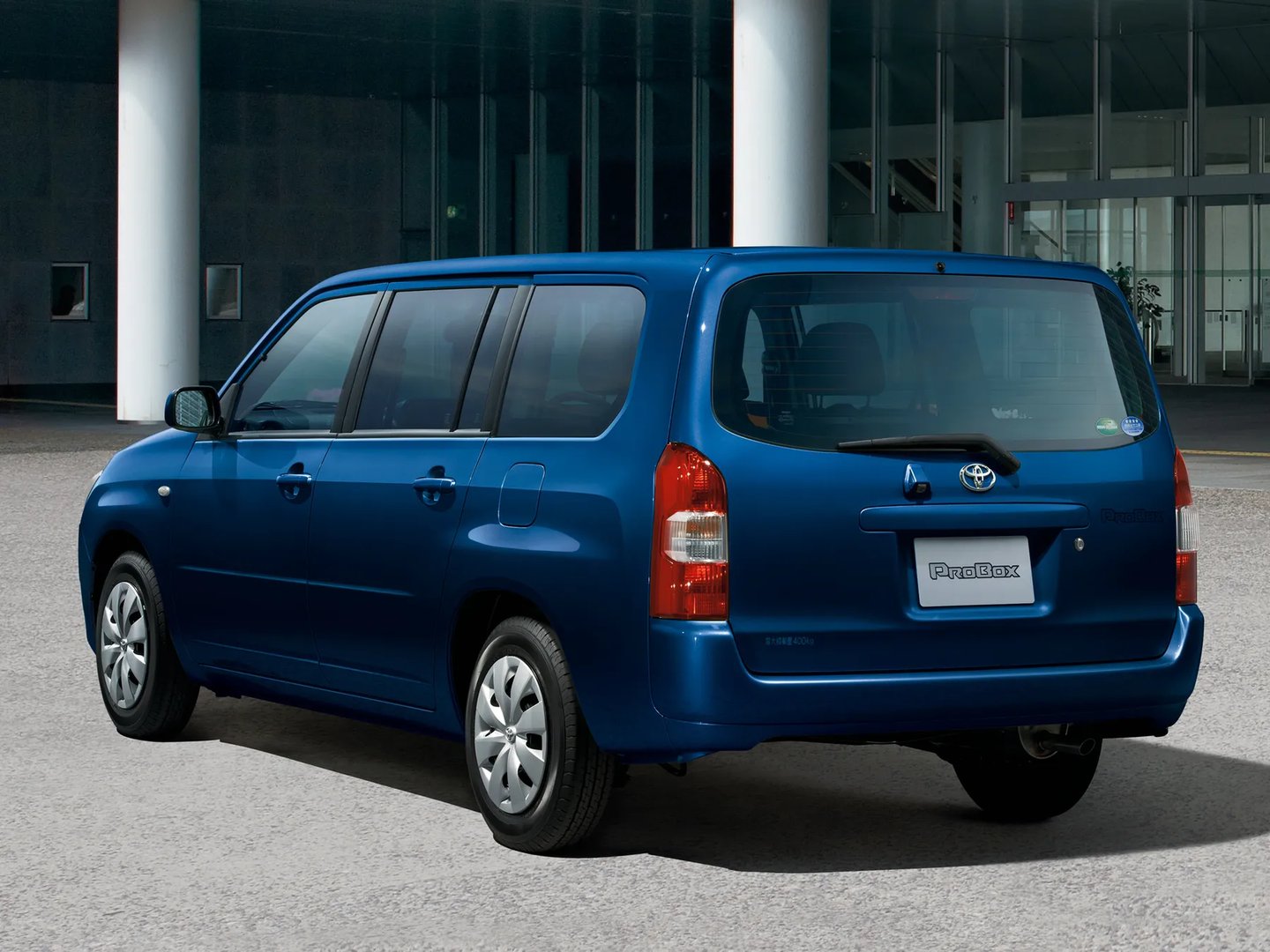 Toyota_Probox_1_generation_restyling__Estate_5-door__1.jpg