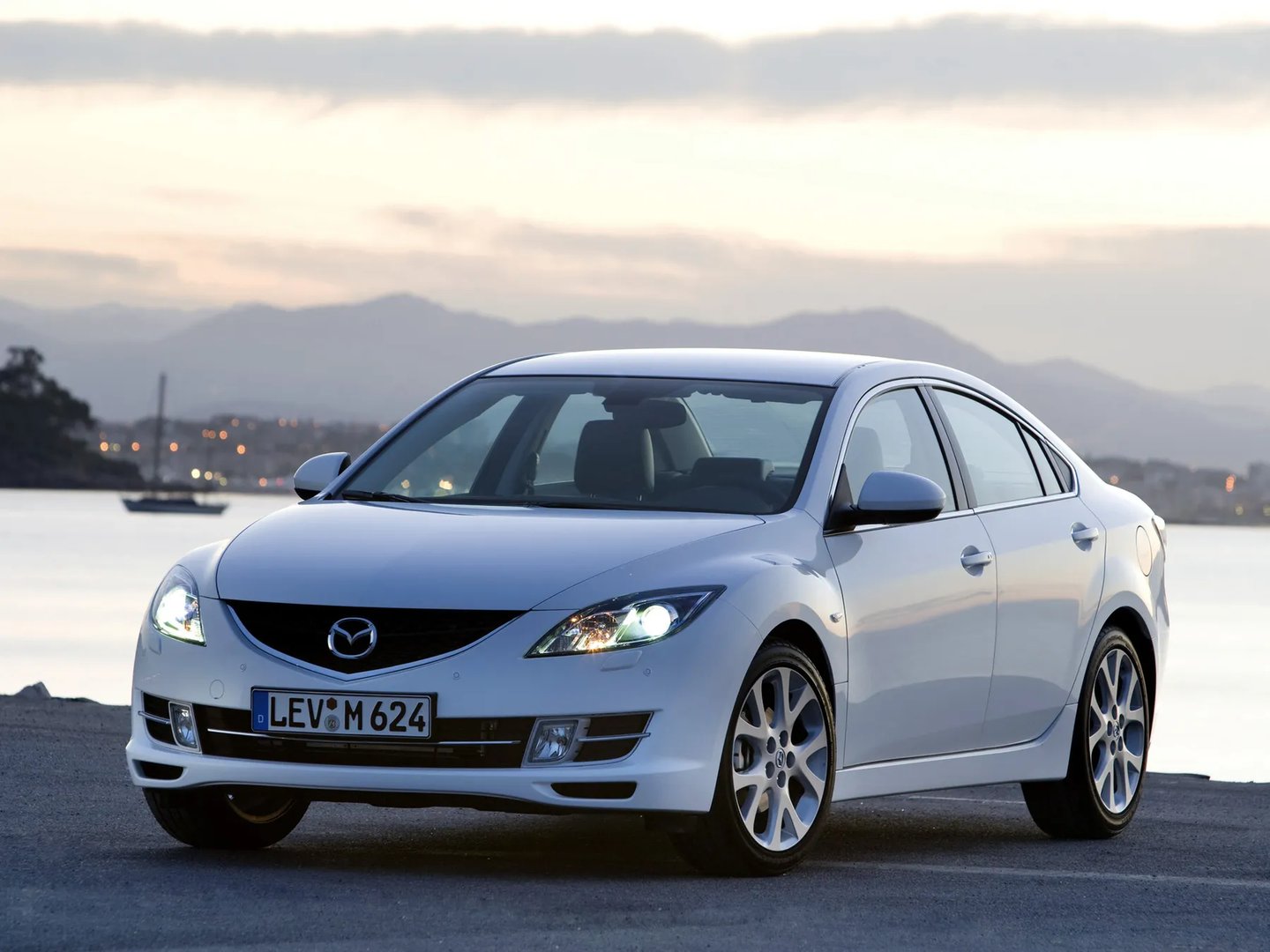 Mazda_6_2_generation__Sedan__8.jpg