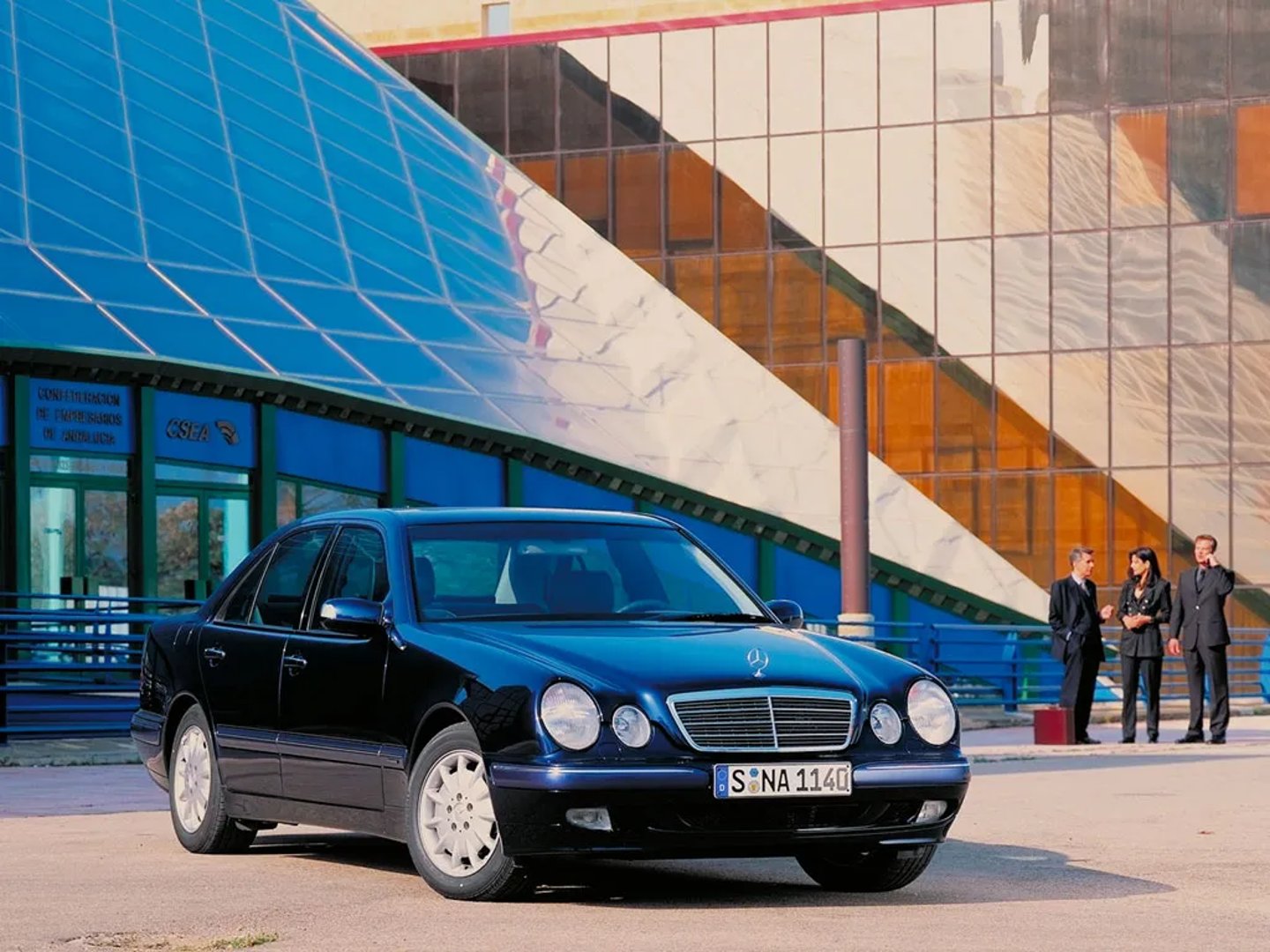 Mercedes_E-Class_2_generation_restyling__Sedan__13.jpg