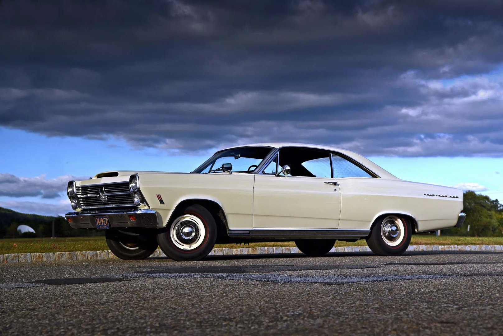 Ford_Fairlane_5_generation__Coupe_Hardtop__4.jpg