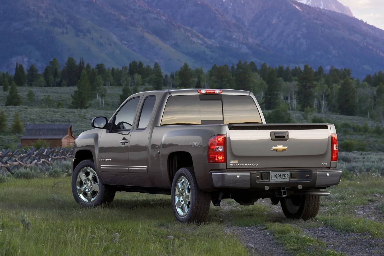 Chevrolet_Silverado_2_generation__Pickup_1.5-cab__13.jpg