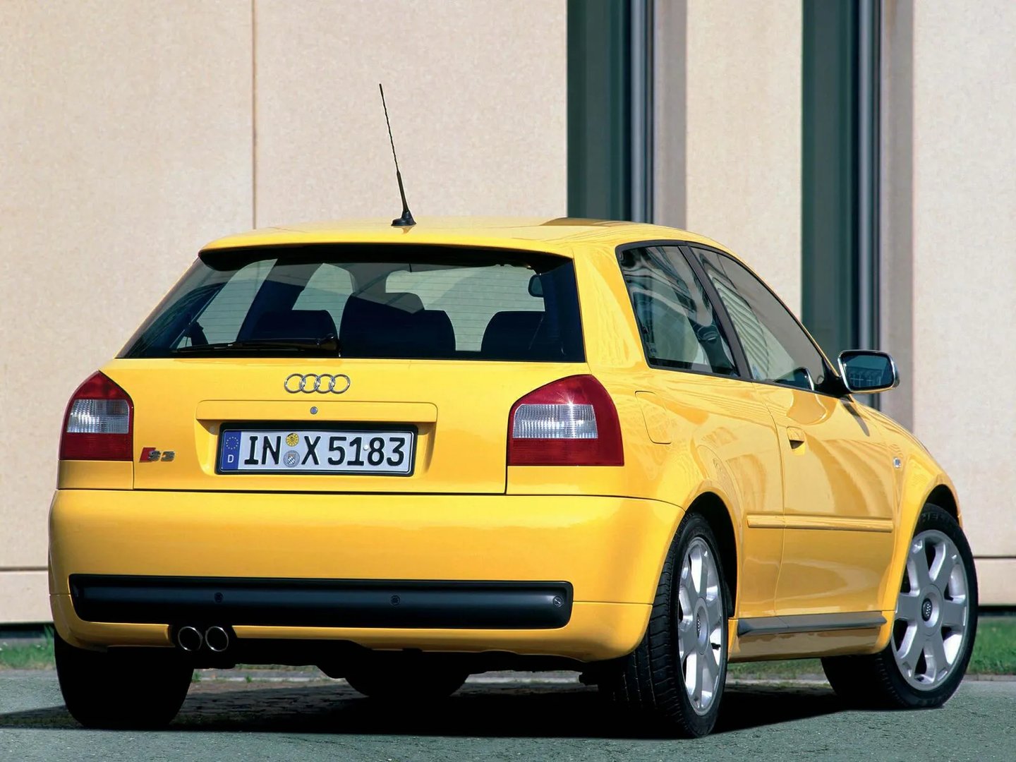 Audi_S3_1_generation__Hatchback_3-door__5.jpg