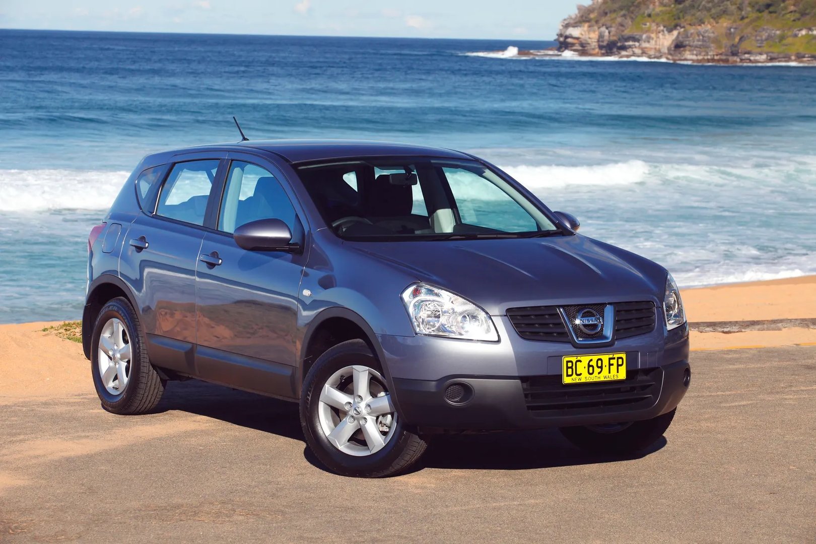Nissan_Dualis_1_generation__SUV_5-doors__8.jpg