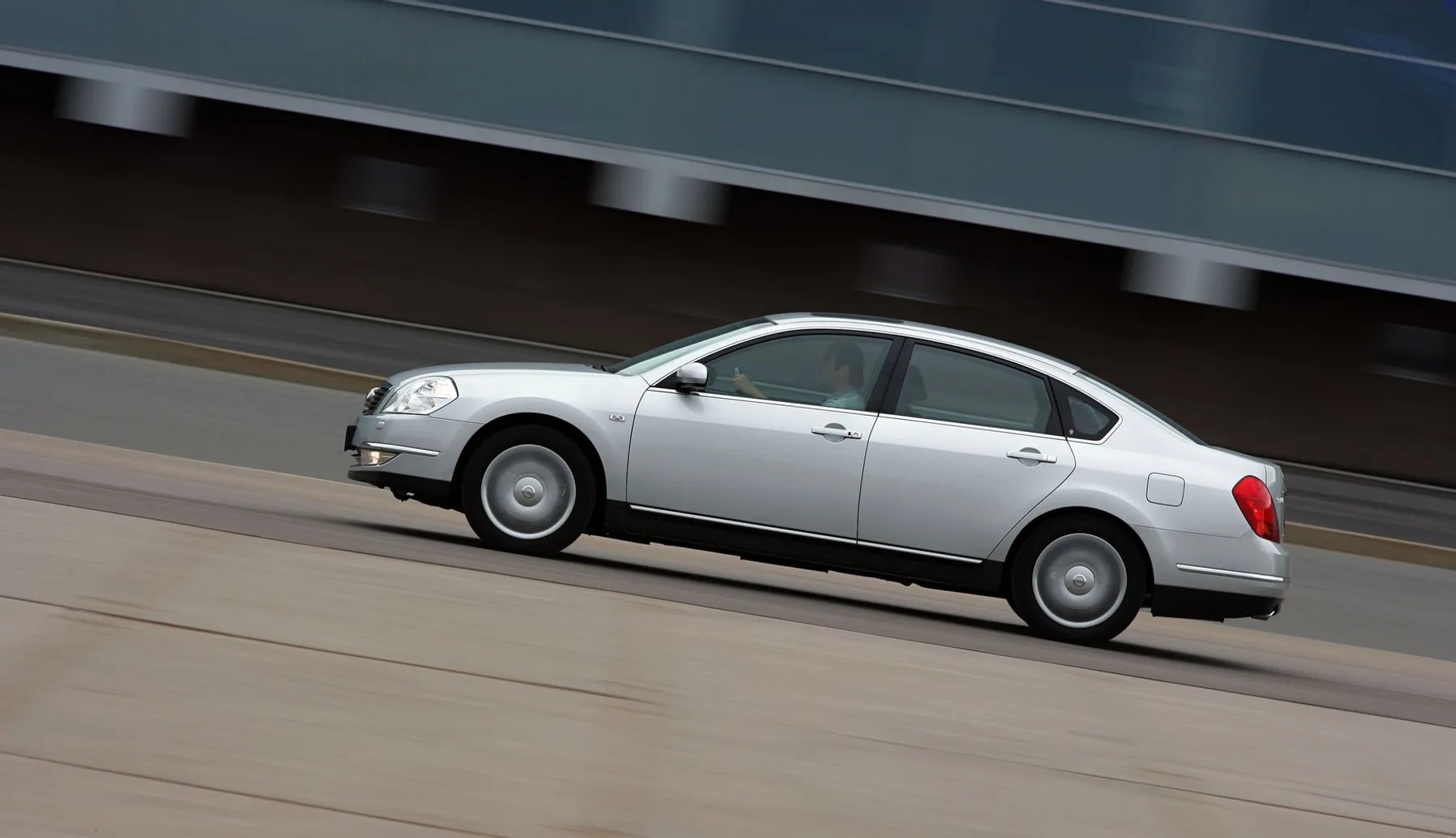 Nissan_Teana_1_generation_restyling__Sedan__6.jpg