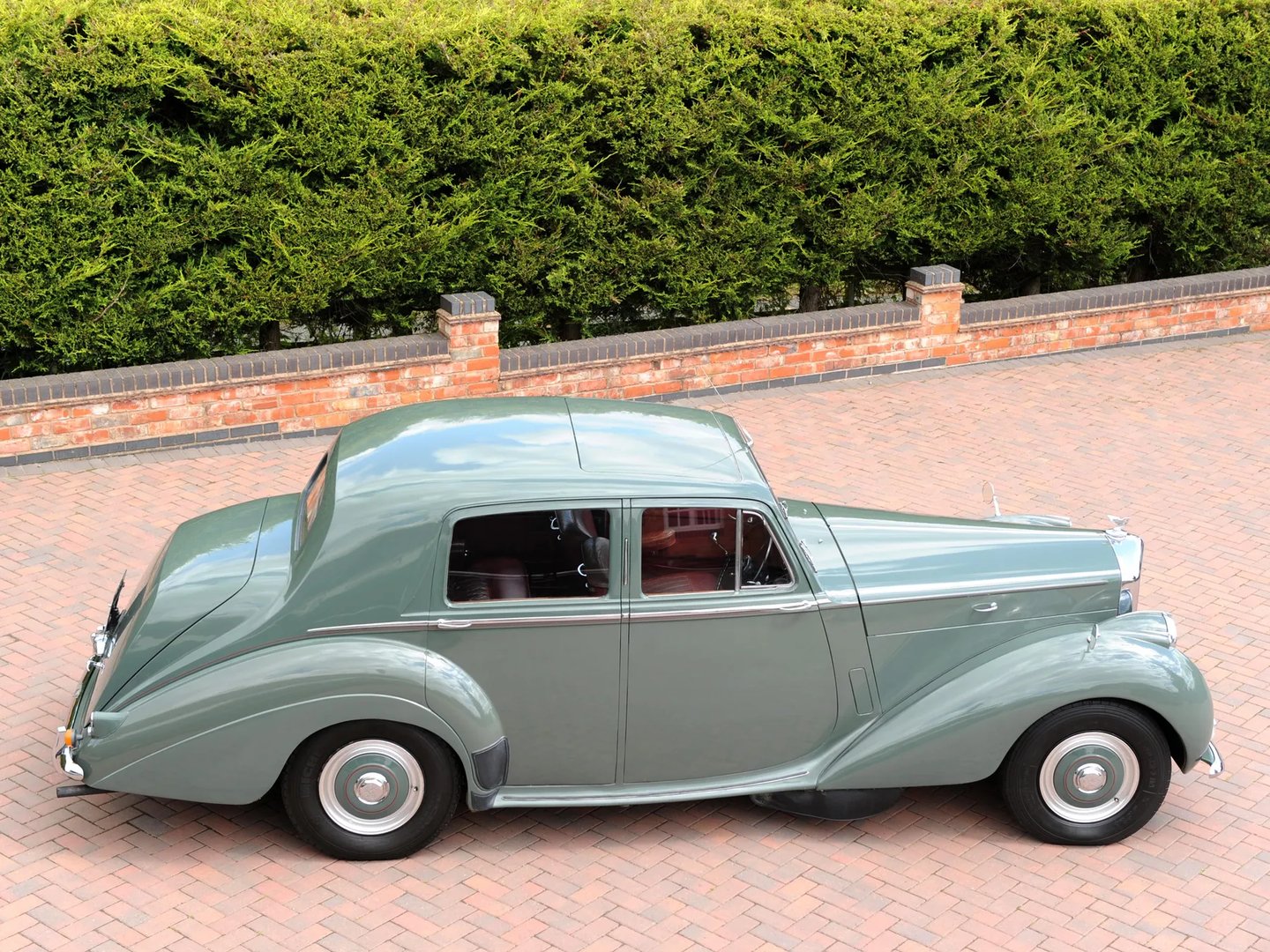 Bentley_R_Type_1_generation__Sedan__2.jpg