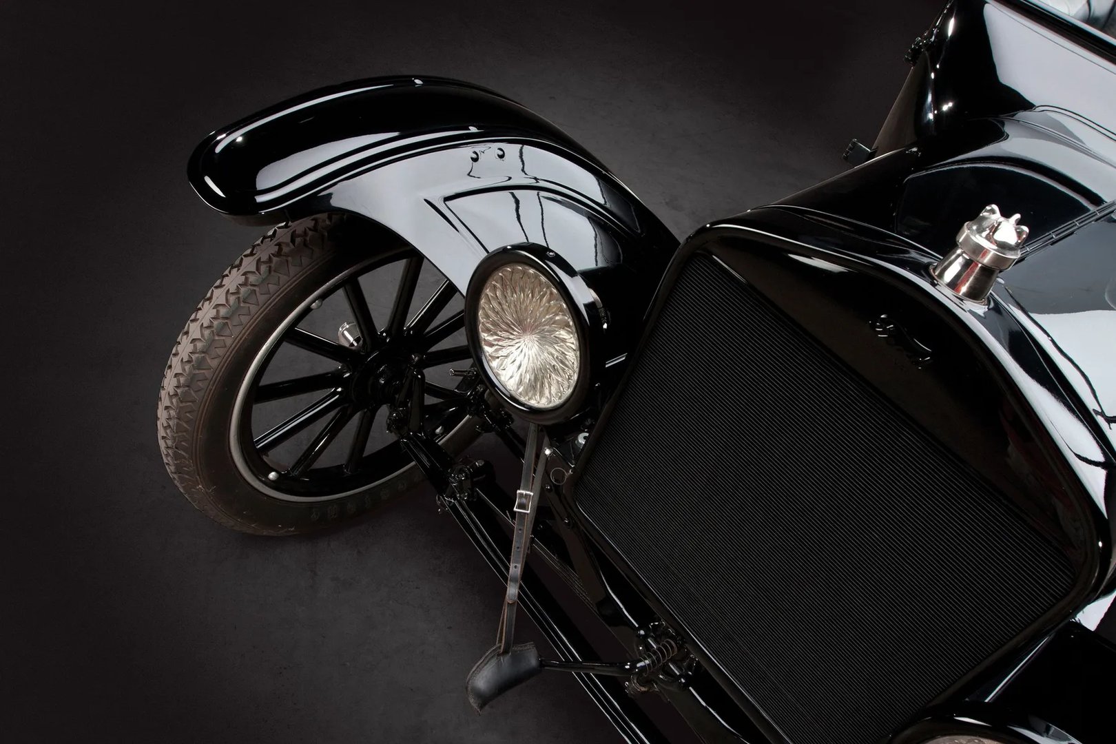Ford_Model_T_1_generation__Roadster__5.jpg