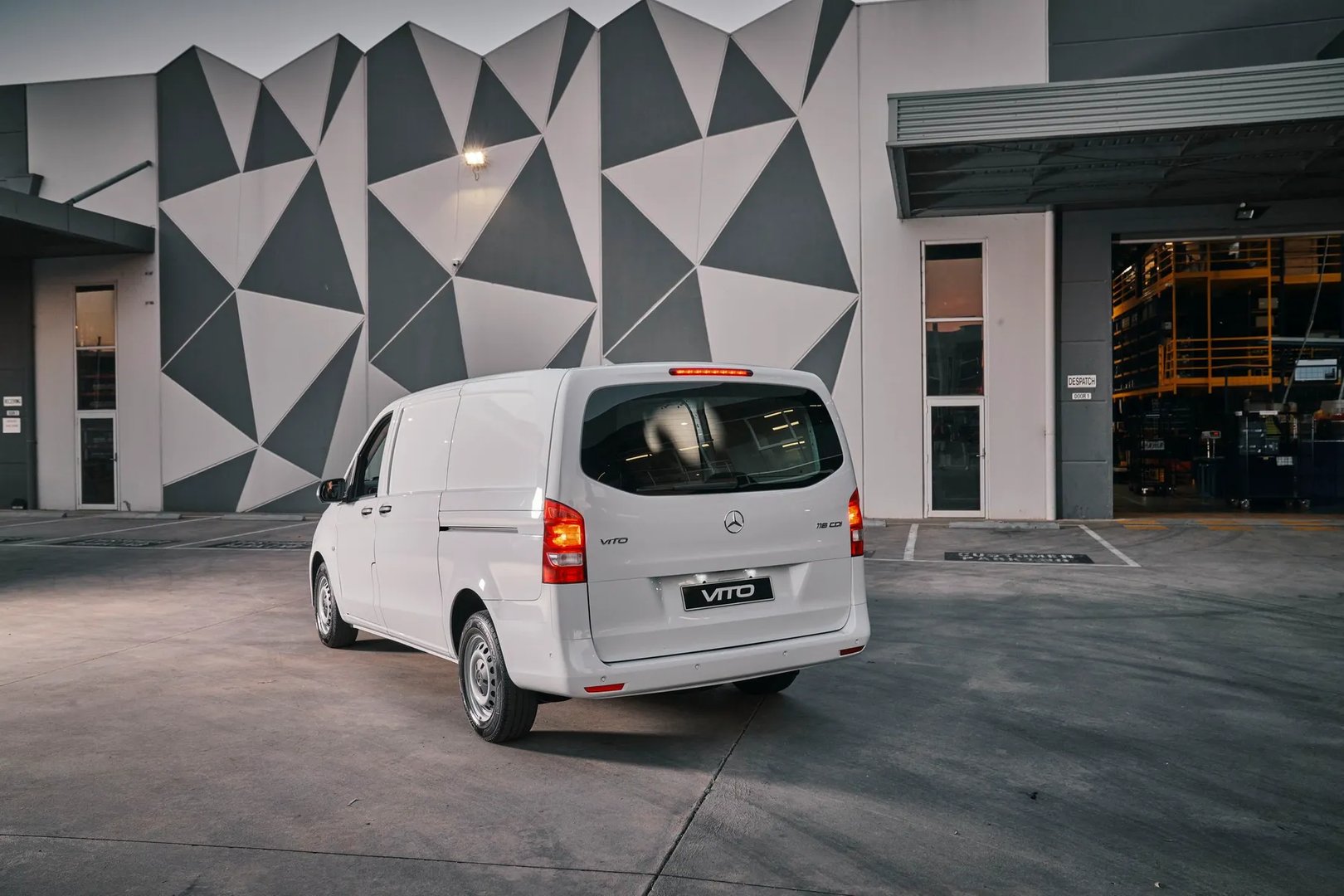 Mercedes_Vito_3_generation_restyling_2__Van_Long__1.jpg