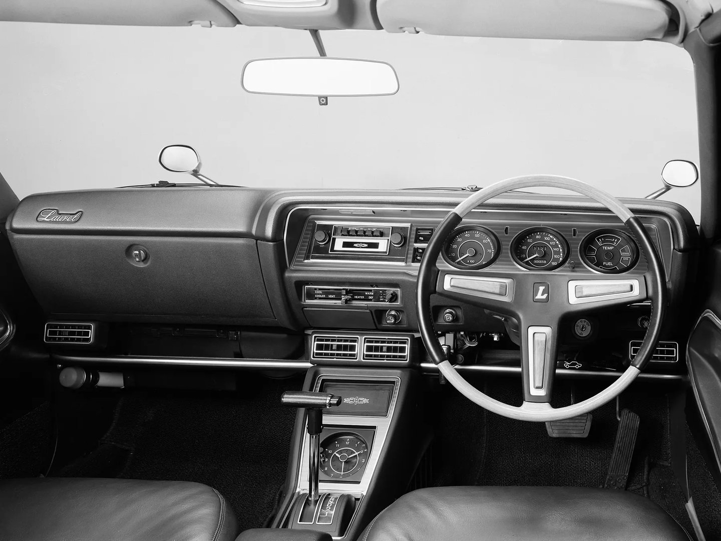 Nissan_Laurel_2_generation__Coupe__6.jpg