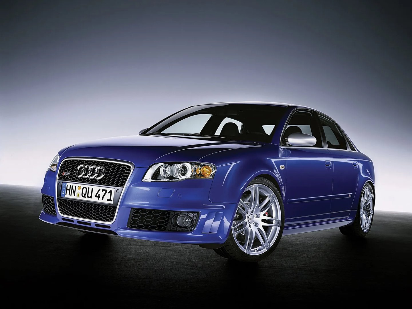 Audi RS4 2 generation  Sedan