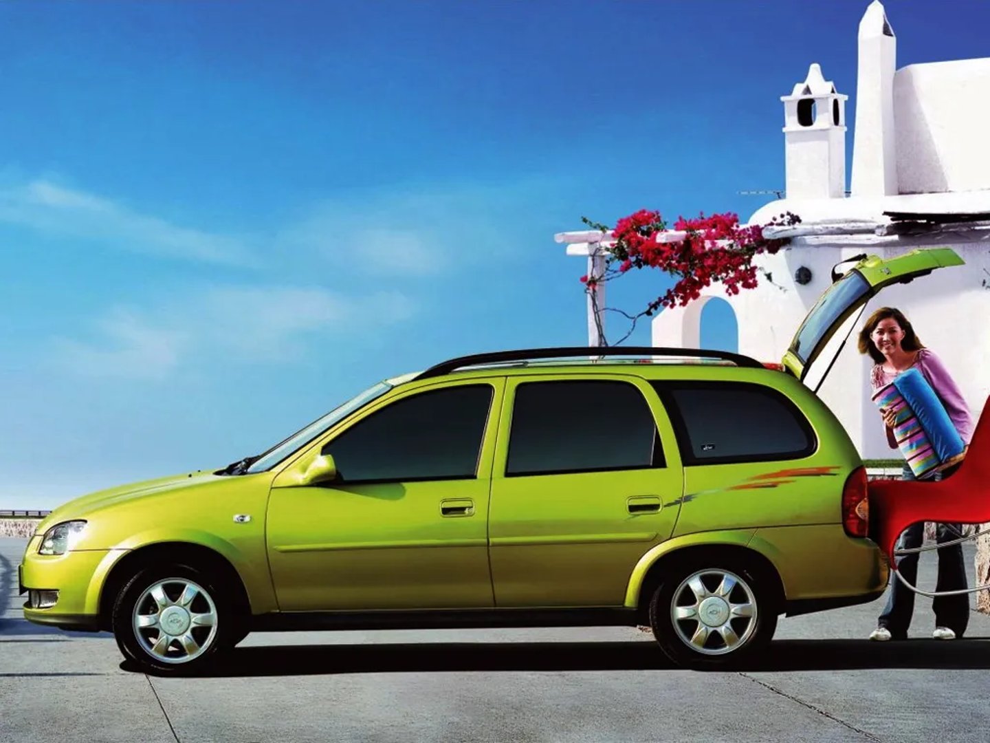 Chevrolet_Sail_1_generation__Estate_5-door__1.jpg