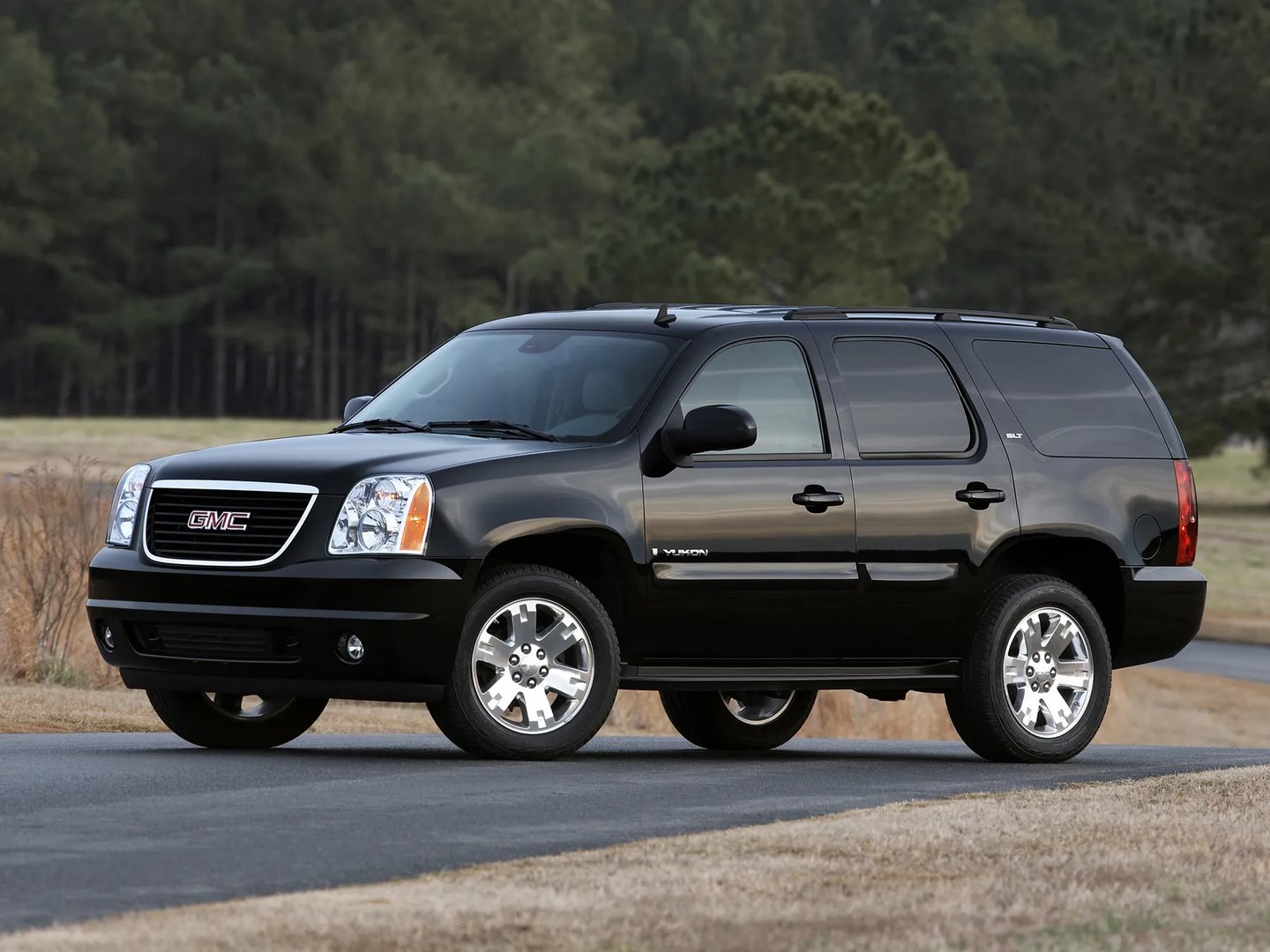 GMC_Yukon_3_generation__SUV_5-doors__6.jpg