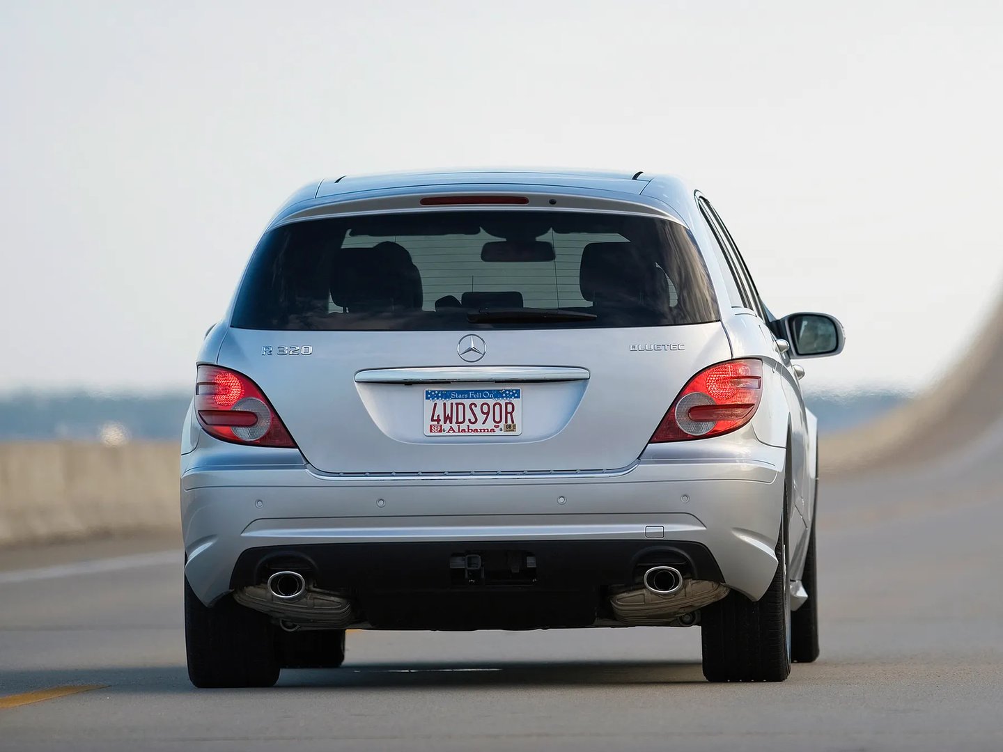 Mercedes_R-Class_1_generation_restyling__Minivan__8.jpg