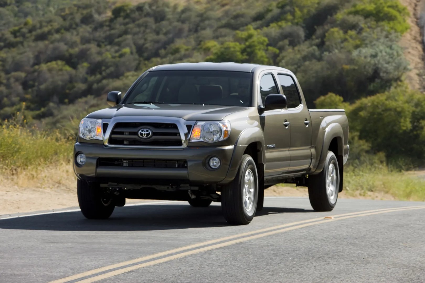 Toyota_Tacoma_2_generation__Pickup_double-cab__8.jpg