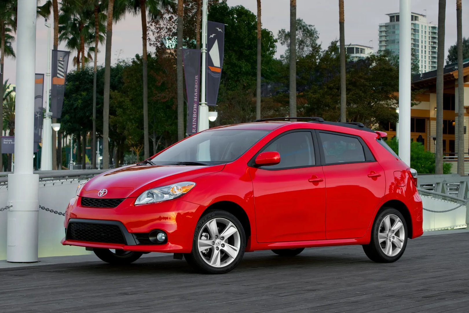 Toyota_Matrix_2_generation__Hatchback_5-door__9.jpg