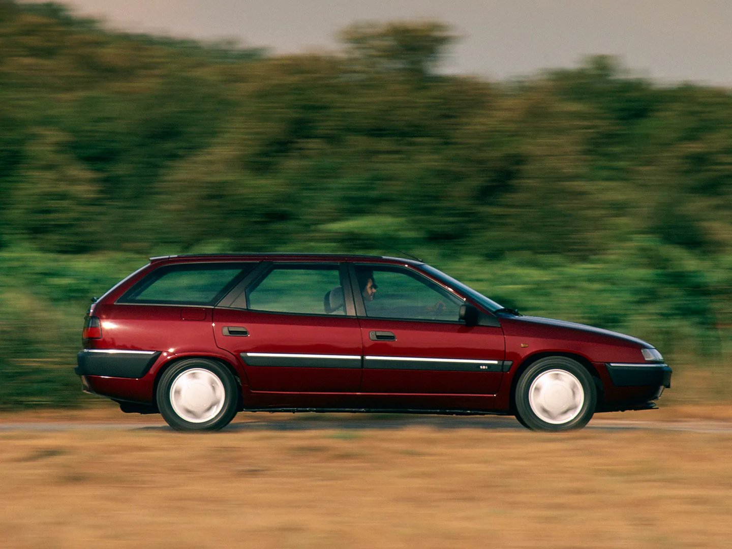 Citroen_Xantia_1_generation__Estate_5-door__2.jpg