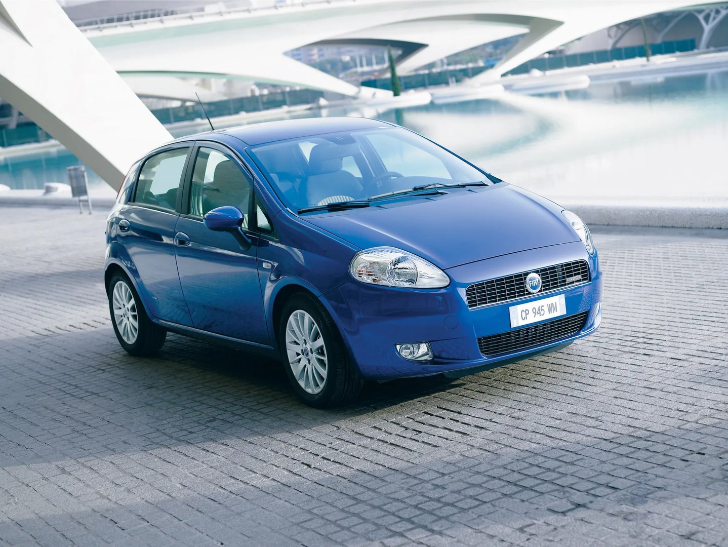 Fiat_Punto_3_generation__Mini_5-doors__9.jpg