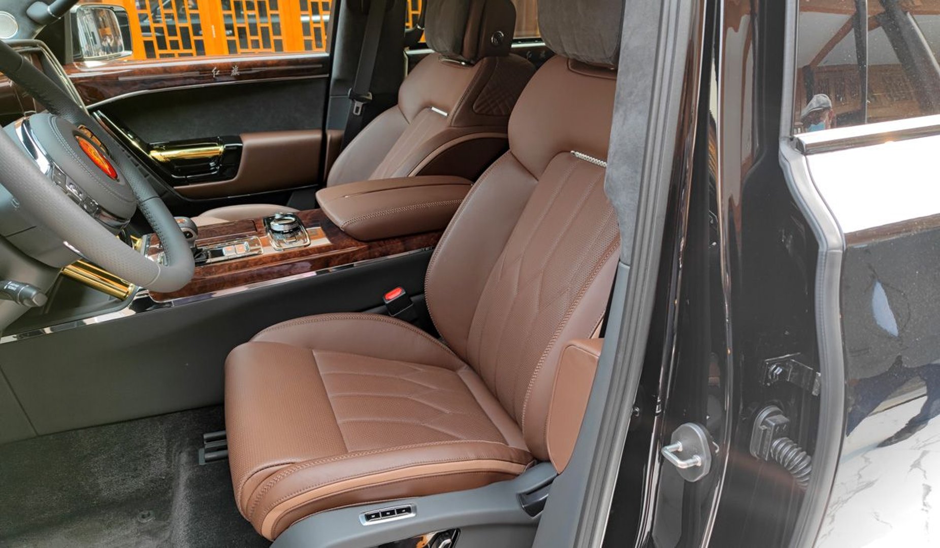 hongqi_LS7_1_generation__SUV_5-doors__28.jpg