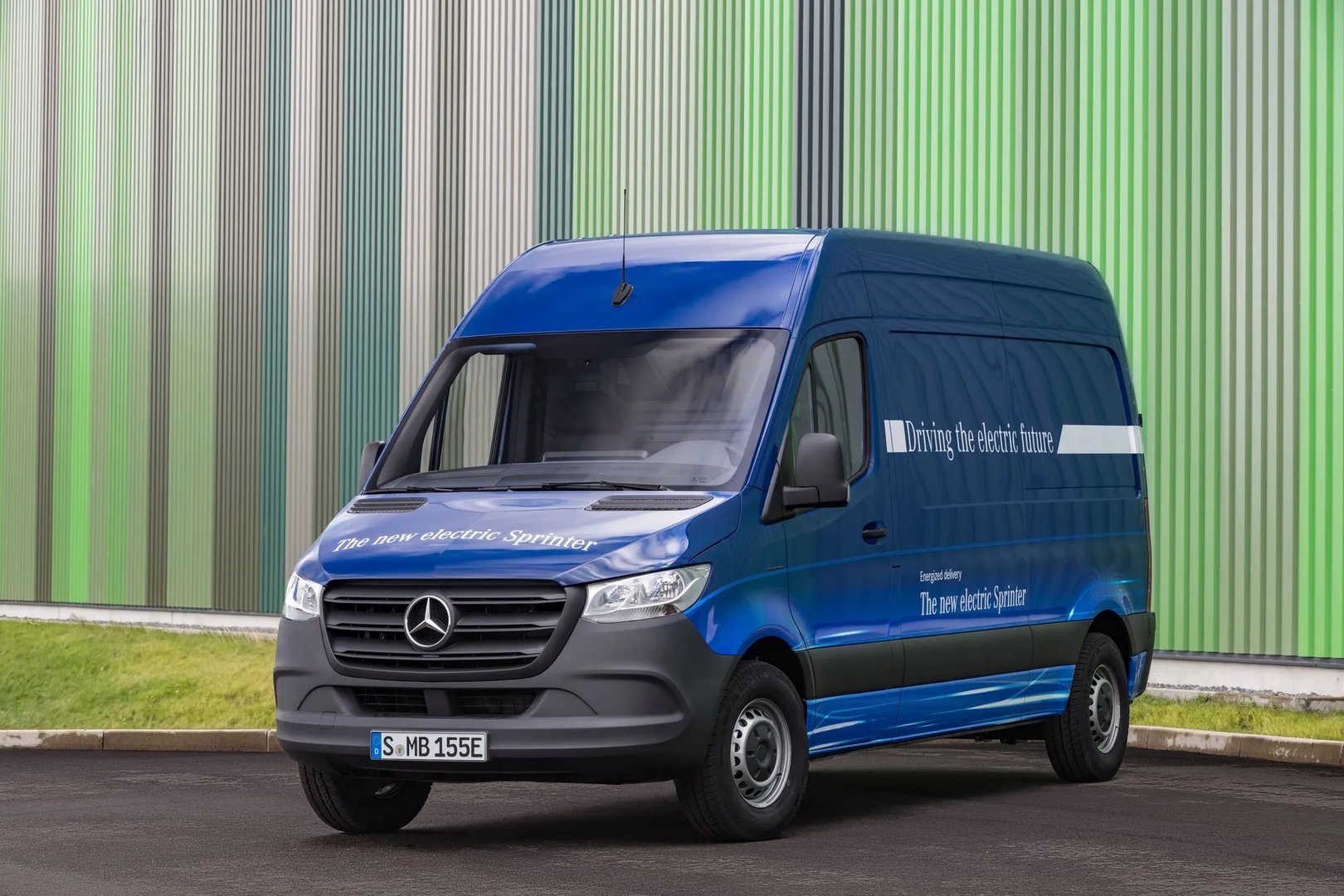 Mercedes_Sprinter_3_generation__Van__1.jpg