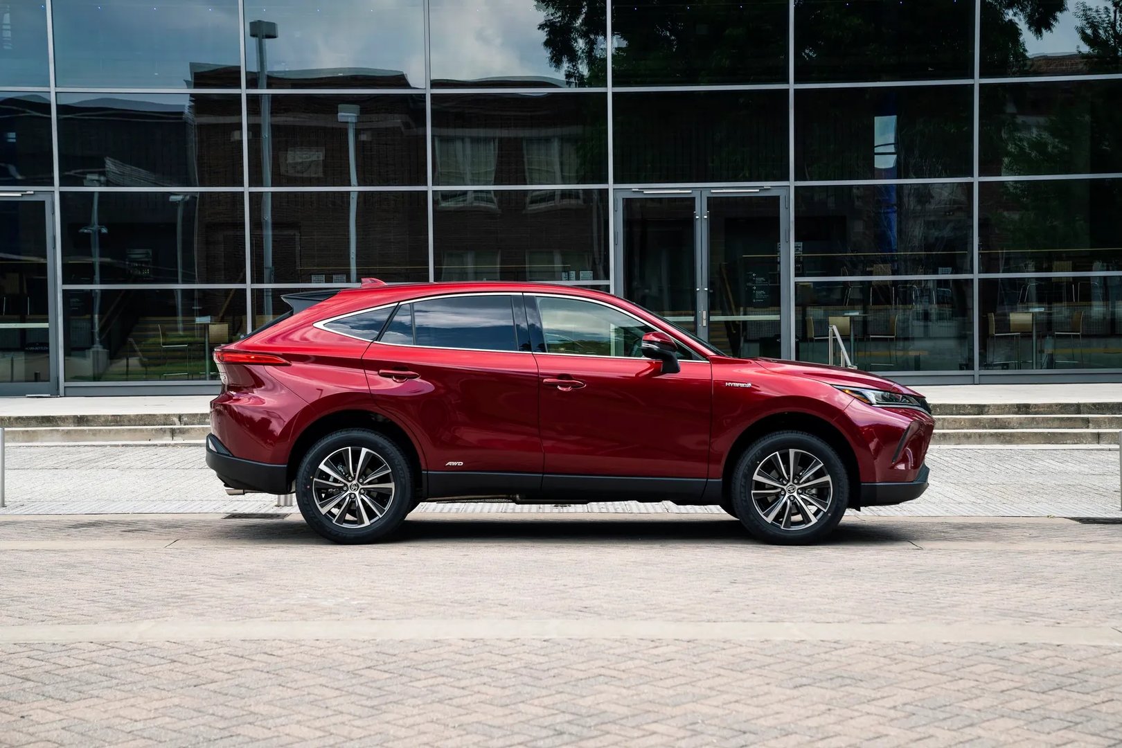 Toyota_Venza_2_generation__SUV_5-doors__4.jpg