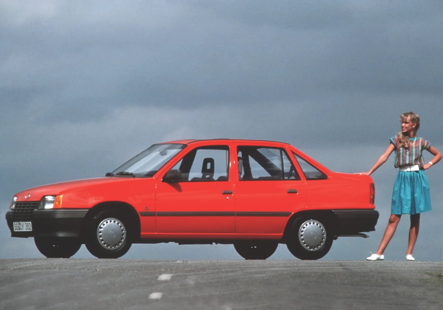 Opel_Kadett_5_generation__Sedan__8.jpg