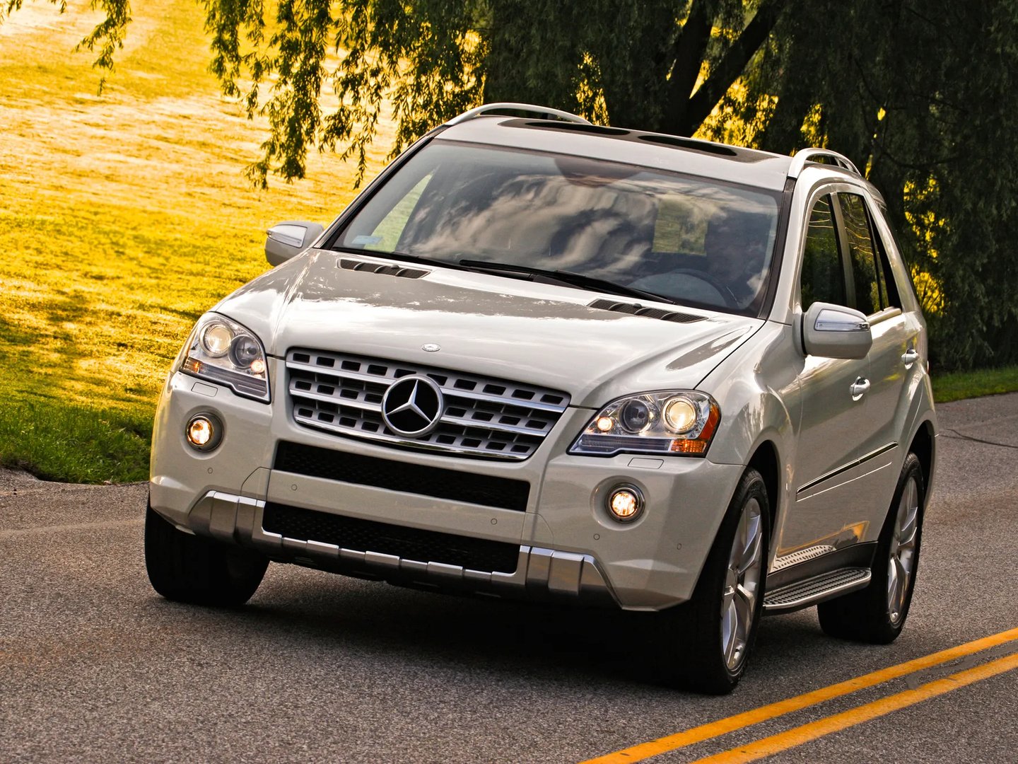 Mercedes_M-Class_2_generation_restyling__SUV_5-doors__main.jpg