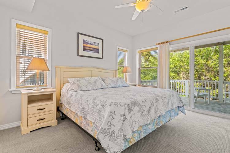 1st Floor King with Private Bath