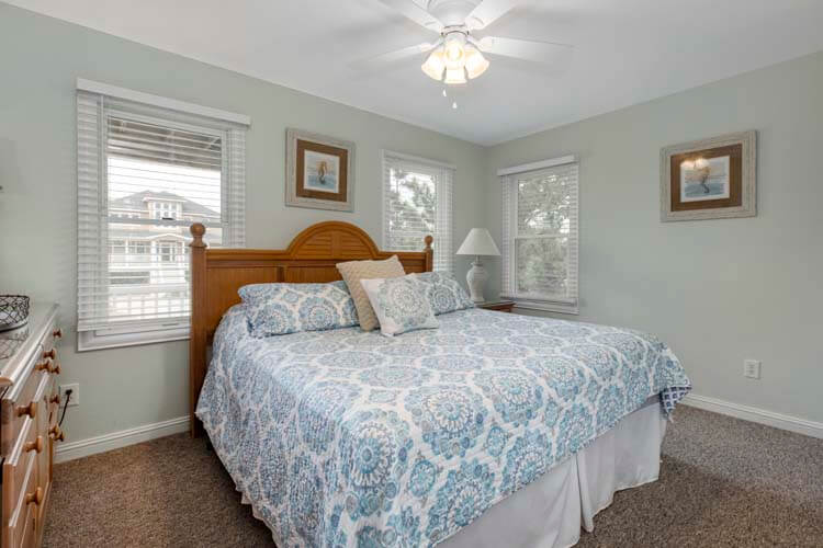 1st Floor King with Private Bath