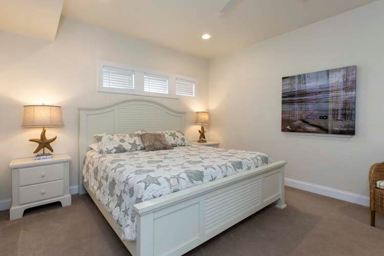 Ground Floor King with Private Bath