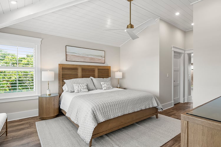 2nd Floor King with Private Bath