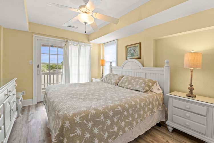 Ground Floor King with Private Bath