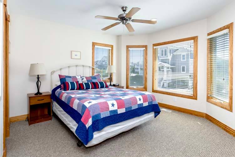 1st Floor Queen with Private Bath