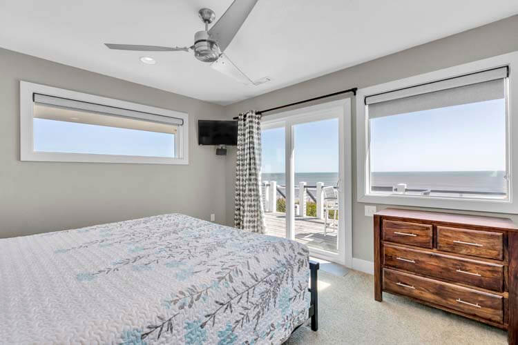 2nd Floor King with Private Bath