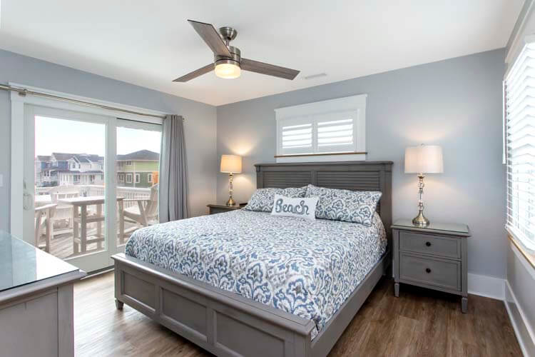 2nd Floor King with Private Bath