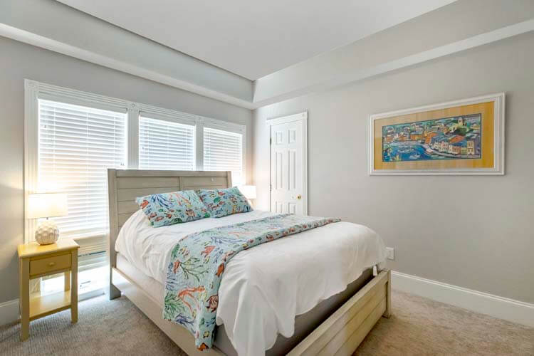 Ground Floor Queen with Shared Bath