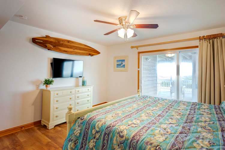 1st Floor King with Private Bath