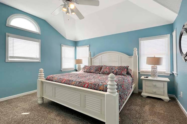 2nd Floor King with Private Bath