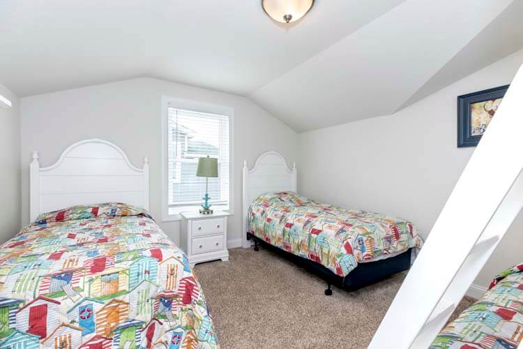 3rd Floor Twins & Pyramid Bunk with Private Bath (17)