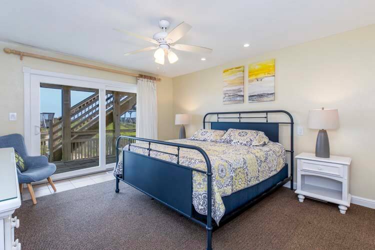 1st Floor King with Private Bath