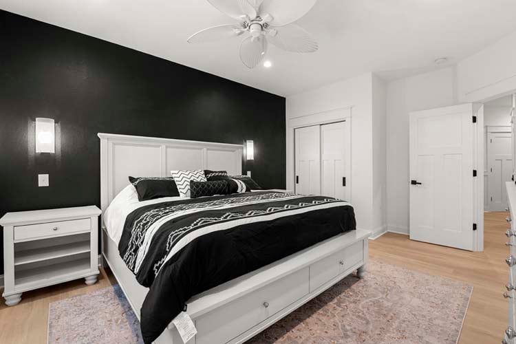 1st Floor King with Private Bath (12)