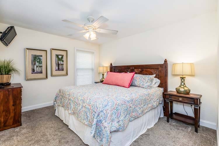 1st Floor King with Private Bath