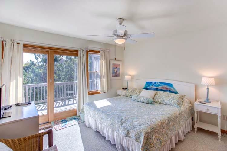 1st Floor King with Private Bath