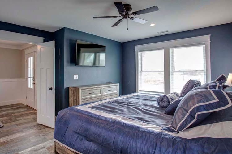 Ground Floor King with Private Bath (13)