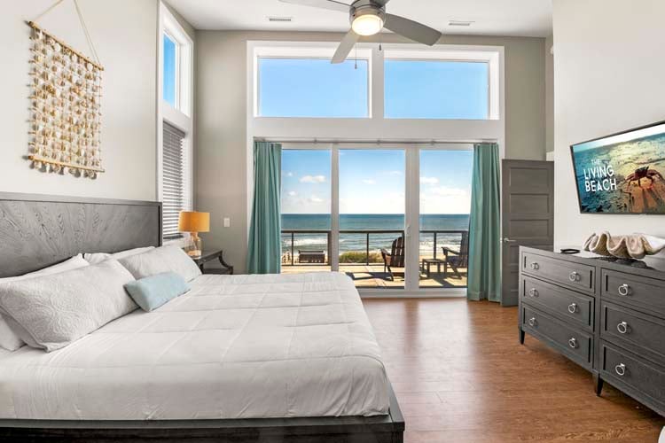 2nd Floor King with Private Bath