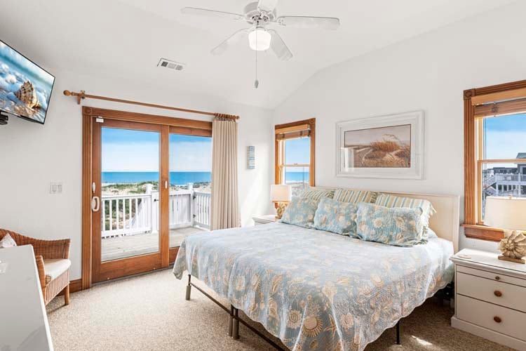 2nd Floor King with Private Bath