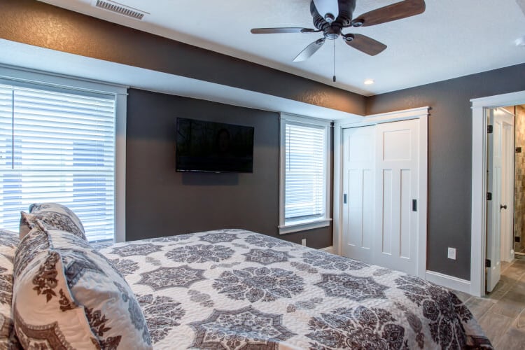 2nd Floor King with Private Bath (2)