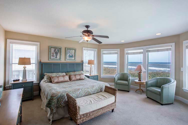 1st Floor Oceanside King with Private Bath