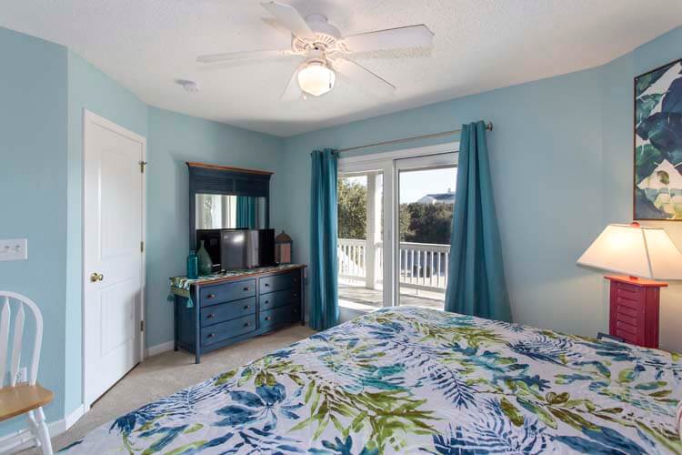 1st Floor King with Private Bath